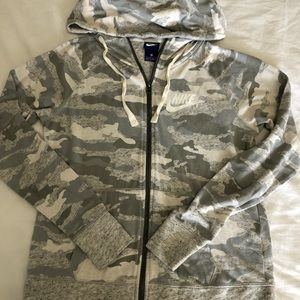 Nike women’s small hoodie